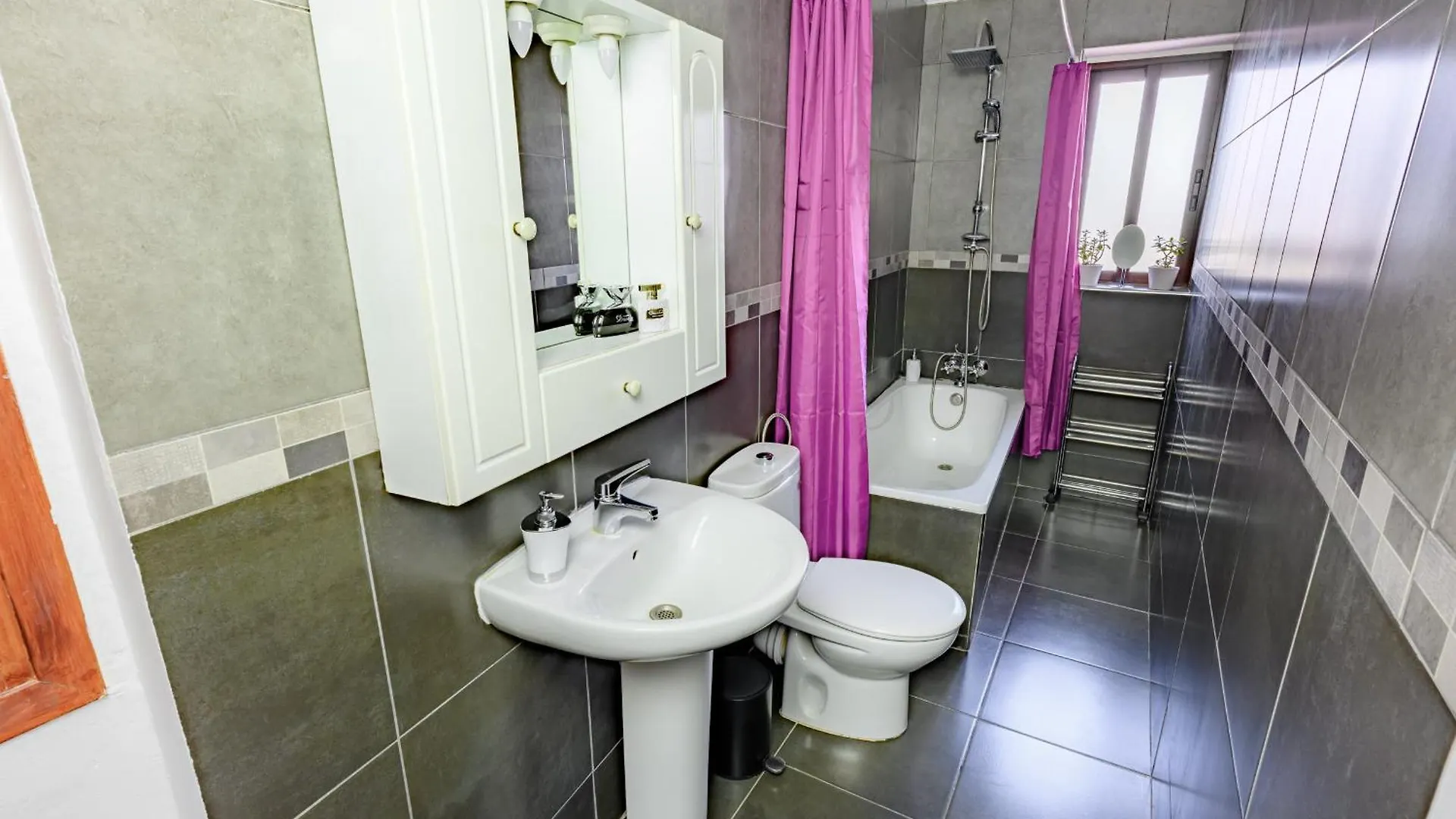 Astarte Guesthouse Castillo de Locubin